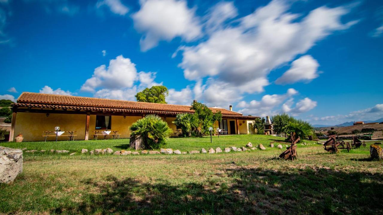 Agriturismo Carrucana Martis Luaran gambar